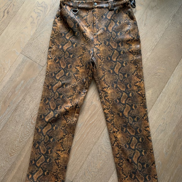 New Revolve snakeprint pants - Picture 2 of 5